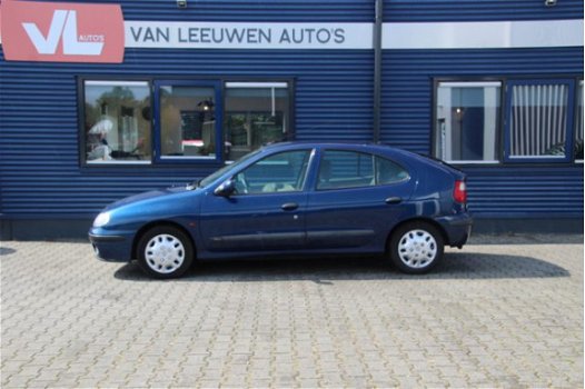 Renault Mégane - 1.4-16V Authentique | Airco | Trekhaak | Mistlampen - 1