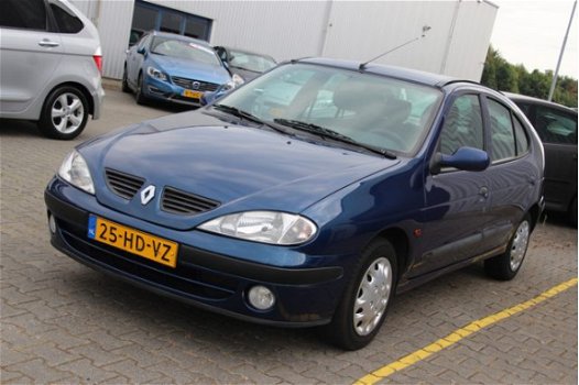 Renault Mégane - 1.4-16V Authentique | Airco | Trekhaak | Mistlampen - 1