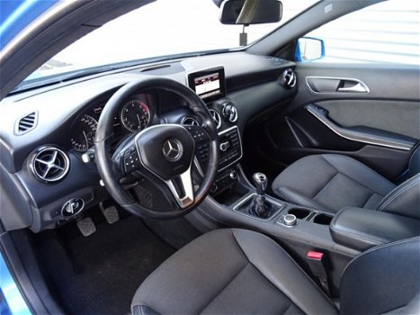 Mercedes-Benz A-klasse - 180 CDI Edition Navigatie 4U3 / Bi-Xenon / Navi / Cruise control / - 1