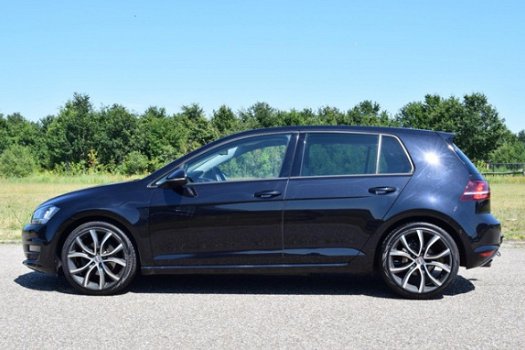 Volkswagen Golf - 1.6 TDI Highline BlueMotion Navi, Clima, Stoelvw, LED, Cruise, PDC, Trekhaak - 1