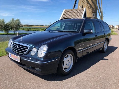 Mercedes-Benz E-klasse Combi - 240 Classic 41000KM NIEUW - 1