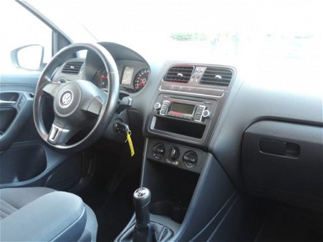 Volkswagen Polo - 1.6 TDI 5drs Sportline (clima, cruise, lmv) - 1