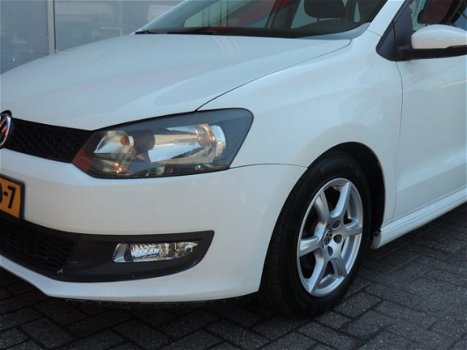 Volkswagen Polo - 1.6 TDI 5drs Sportline (clima, cruise, lmv) - 1