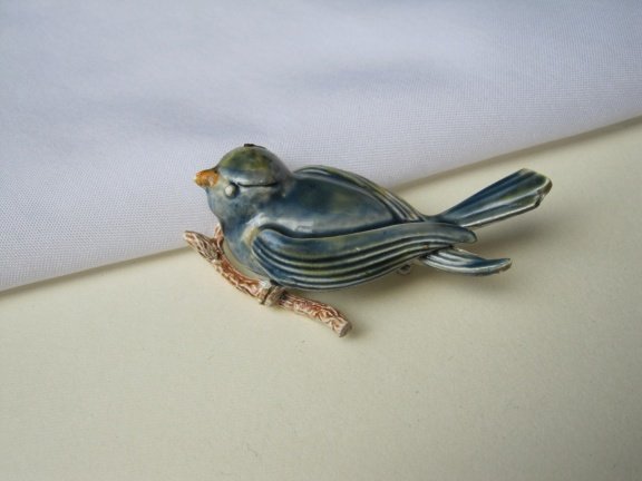 Broche blauw emaille vogel op tak 5.2x2.8 cm - Afbeelding 3