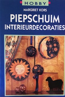 Piepschuim interieurdecoraties, Margriet Kors