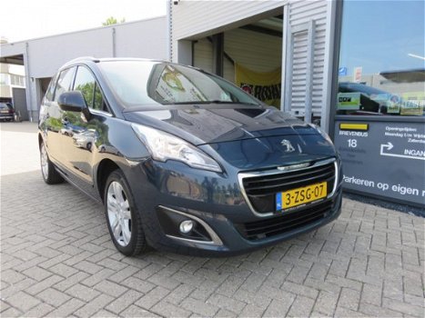 Peugeot 5008 - 1.6 THP Allure 7p. - PANO - CAMERA - 2X PDC - CLIMA - HUD - LEER - STOELVERWARMING - 1