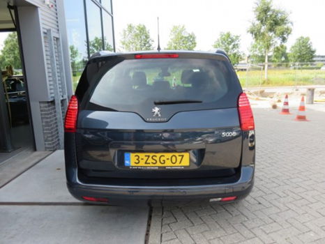 Peugeot 5008 - 1.6 THP Allure 7p. - PANO - CAMERA - 2X PDC - CLIMA - HUD - LEER - STOELVERWARMING - 1