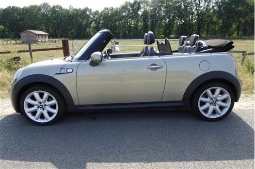 Mini Mini Cabrio - 1.6 Cooper S compleet dealer onderhouden Zeer nette wagen met veel luxe - 1