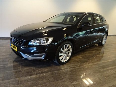 Volvo V60 - D4 181pk Geartronic Summum | Trekhaak | Lederen bekleding - 1