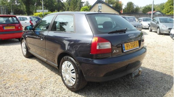 Audi A3 - 1.6 Ambiente - 1