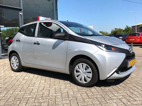 Toyota Aygo - 1.0 VVT-i x-now. Cruise controle, 1e eigenaar, dealeronderhouden - 1