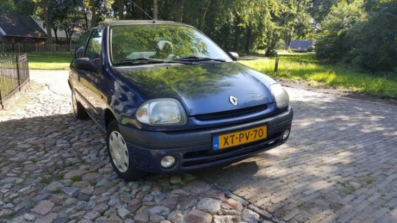 Renault Clio - 1.2 Nw-distriem-Nw koppakking-weinig km,s-NAP-apk-maart-2020-inruil mogelijk!! - 1