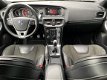 Volvo V40 - 2.0 D2 120PK R-Design Business Xenon / Stoelverwarming / PDC / Half leder / 16 inch LMV - 1 - Thumbnail