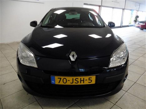 Renault Mégane - 1.5 dCi Sélection Business Sport KEYLESS / PANO / LMV / +++ - 1