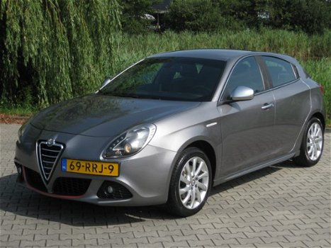 Alfa Romeo Giulietta - 1.4 Turbo Distinctive Sport || Navi | ECC | Dynamic 170PK - 1