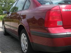 Volkswagen Passat - 1.9 TDI Comfortline || Airco \ Cruise Control / Trekhaak