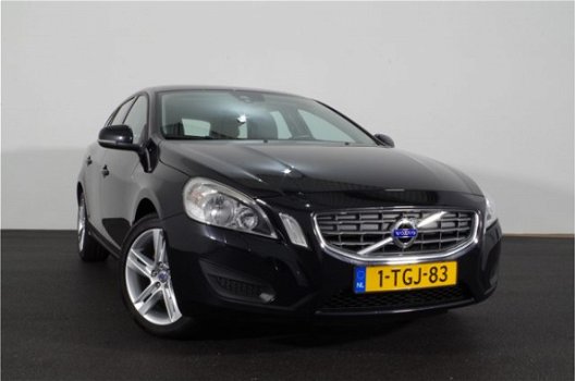 Volvo V60 - 1.6 D2 DRIVE KINETIC | Navi | ECC/AIRCO | PDC | Cruise | LM''17 INCH - 1