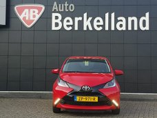 Toyota Aygo - 1.0 VVT-i Airco*Ferrari rood *Cruise*Blue-tooth*70pk*5drs*fin.lease v.a. 122, -PM* *Al