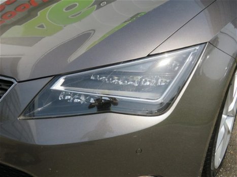 Seat Leon ST - 1.6 TDI Style Business Ecomotive Trekhaak LED Koplampen Leder/Alcantara Navi Clima PD - 1