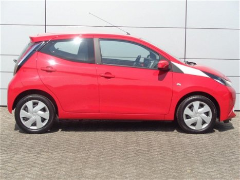 Toyota Aygo - 1.0 VVT-i 69pk 5D x-play 