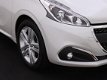 Peugeot 208 - 5-deurs Signature 1.2 PureTech 110pk * NAVIGATIE * PARKEERSENSOREN ACHTER *VOORRAADVOO - 1 - Thumbnail