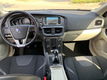 Volvo V40 - 2.0 D2 Momentum Business 120pk Navigatie, Trekhaak, Pdc, 6-versn - 1 - Thumbnail