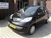 Peugeot 107 - 1.0-12V XR airco, km stand gegarandeerd met boekjes - 1 - Thumbnail