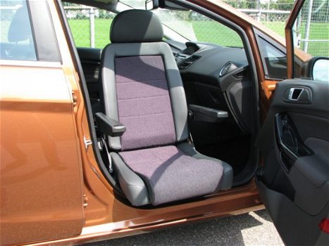 Ford Fiesta - 1.0 EcoBoost Titanium Aangepast mider valide draaistoel en rolstoellift - 1