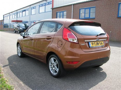 Ford Fiesta - 1.0 EcoBoost Titanium Aangepast mider valide draaistoel en rolstoellift - 1