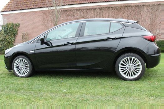 Opel Astra - 1.6 CDTI Innovation 1.6 CDTI INNOVATION, AUTOMAAT, ZWART METALLIC, NAVI - 1