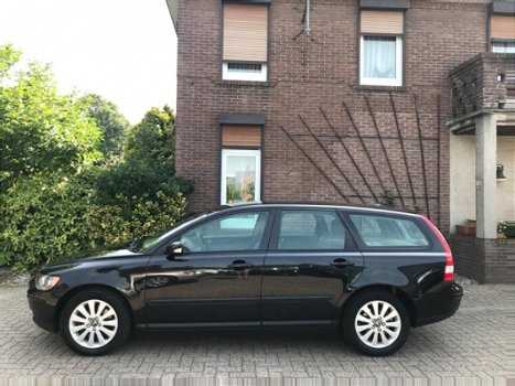 Volvo V50 - 2.4 Young timer/PDC/Cruise - 1