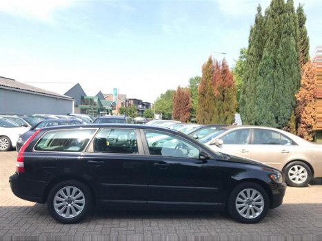 Volvo V50 - 2.4 Young timer/PDC/Cruise - 1