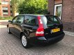 Volvo V50 - 2.4 Young timer/PDC/Cruise - 1 - Thumbnail