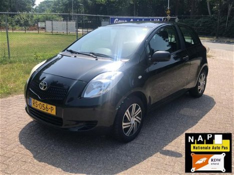 Toyota Yaris - 1.0 12V VVT-i Linea Terra - 1