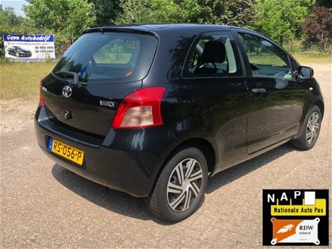 Toyota Yaris - 1.0 12V VVT-i Linea Terra - 1