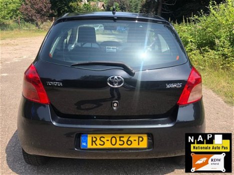 Toyota Yaris - 1.0 12V VVT-i Linea Terra - 1