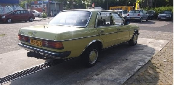 Mercedes-Benz 200-280 (W123) - 200-serie (240 D INRUIL MOGELIJK - 1