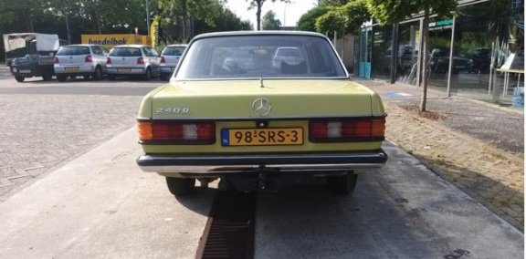 Mercedes-Benz 200-280 (W123) - 200-serie (240 D INRUIL MOGELIJK - 1