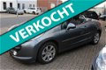 Peugeot 207 CC - 1.6 HDiF Airco, stoelverwarming, centrale vergrendeling, hardtop, apk bij afl - 1 - Thumbnail