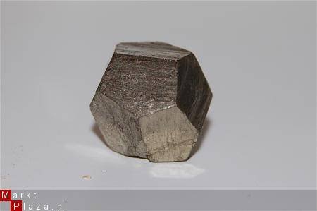 #35 Pyriet Kristal Pentagondedekaeder China - 1