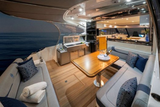 Riviera 5400 Sport Yacht Platinum Edition - 5