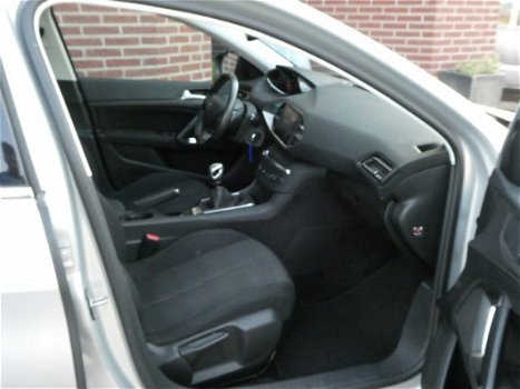 Peugeot 308 SW - 1.6 BlueHDI 120pk Limited Panorama Navigatie - 1