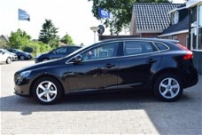 Volvo V40 - 2.0 D2 Momentum Xenon | Stoelverwarming | PDC