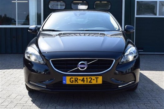 Volvo V40 - 2.0 D2 Momentum Xenon | Stoelverwarming | PDC - 1