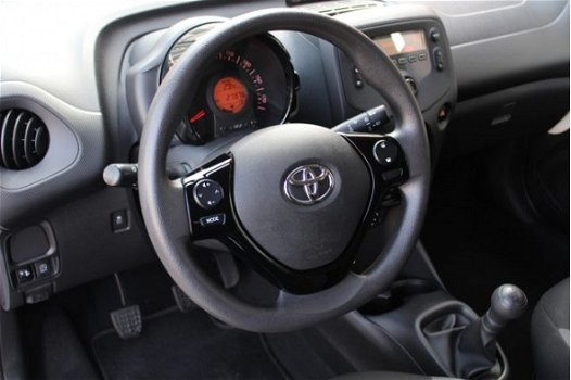 Toyota Aygo - 1.0 VVT-i x-fun 5-DEURS/ BLUETOOTH/ AIRCO - 1