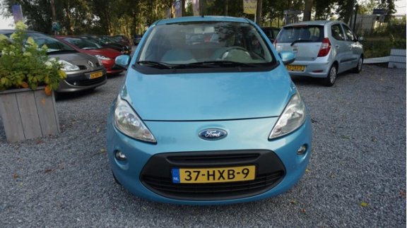 Ford Ka - 1.2 Titanium stuurbk airco zeer nette ka super kleur - 1