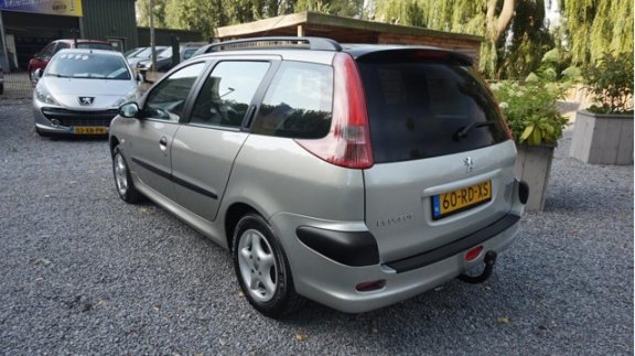 Peugeot 206 SW - 1.1 X-Design een hele nette station 159dkm nieuwe apk rijd zeer goed - 1