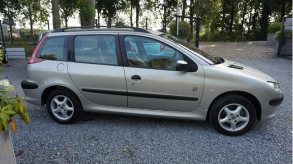 Peugeot 206 SW - 1.1 X-Design een hele nette station 159dkm nieuwe apk rijd zeer goed - 1