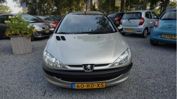 Peugeot 206 SW - 1.1 X-Design een hele nette station 159dkm nieuwe apk rijd zeer goed - 1