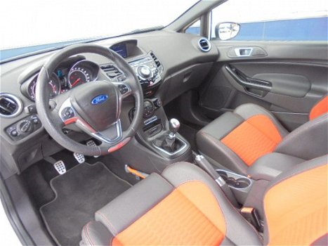 Ford Fiesta - 1.6 EcoBst 182PK 3D S/S ST-2 Navigatie / 17INCH - 1